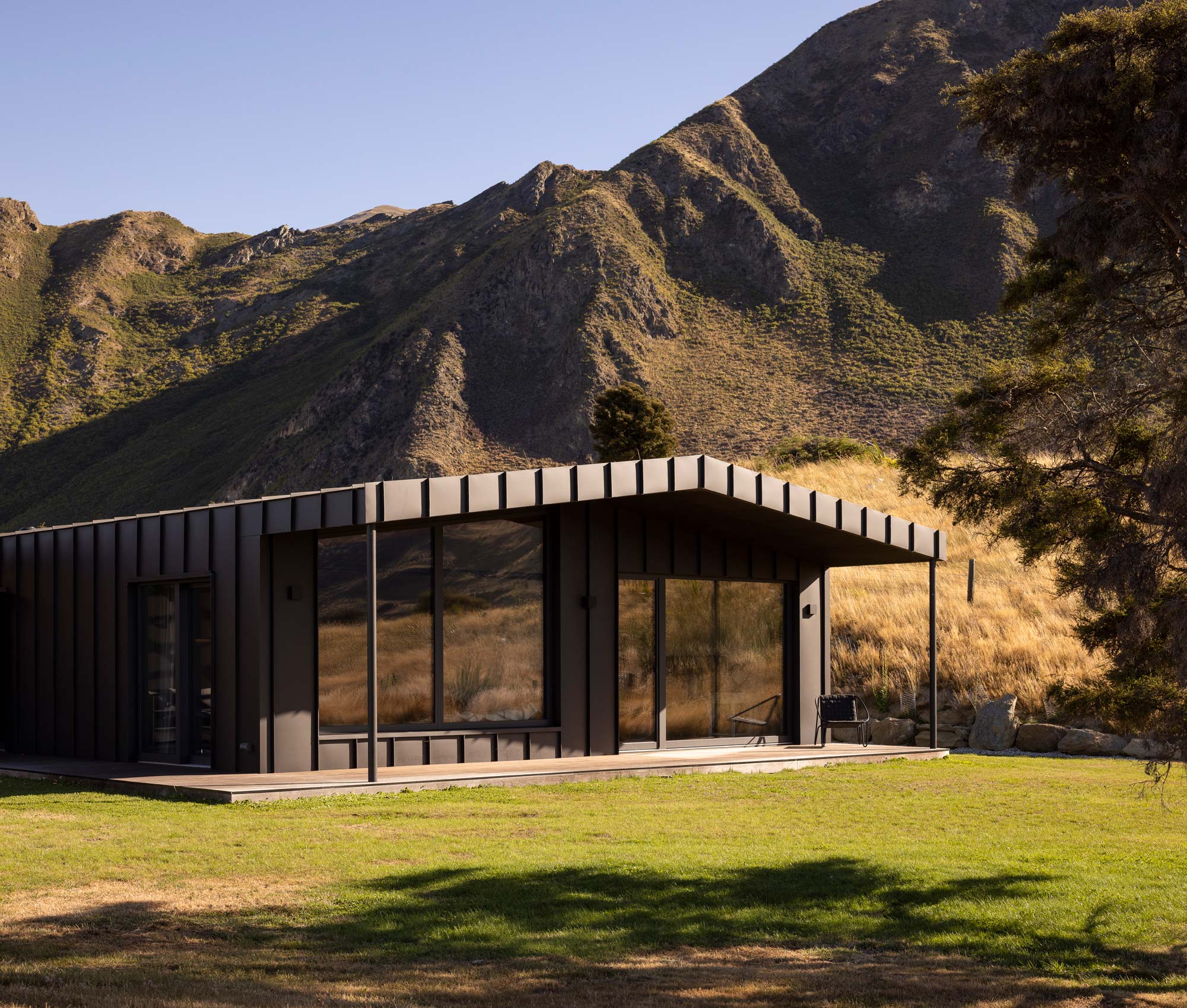 Rafe Maclean 
Architects Roys Peak Farmhouse